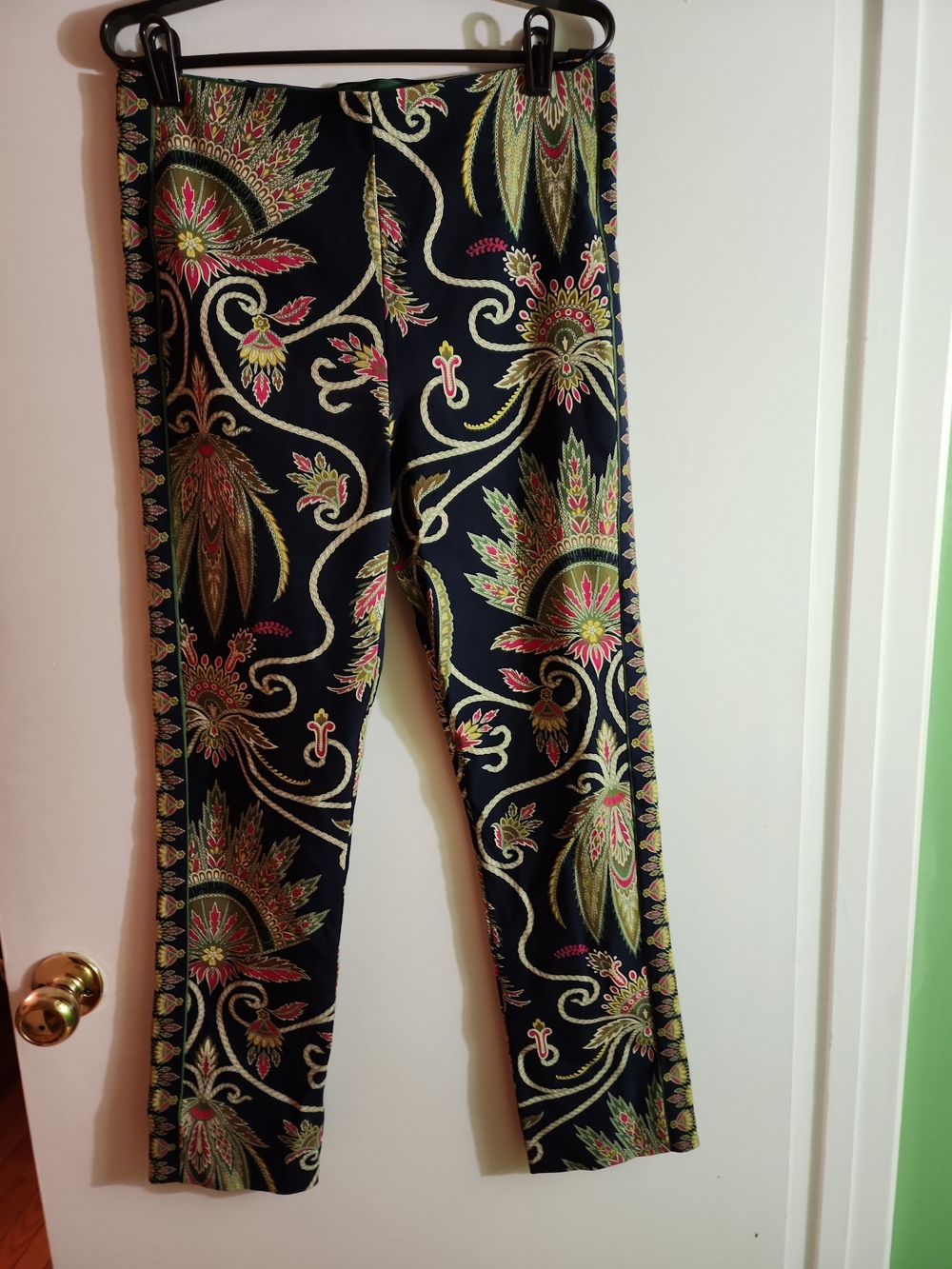 Womenโs Navy Blue Paisley-Print Stretch Pants